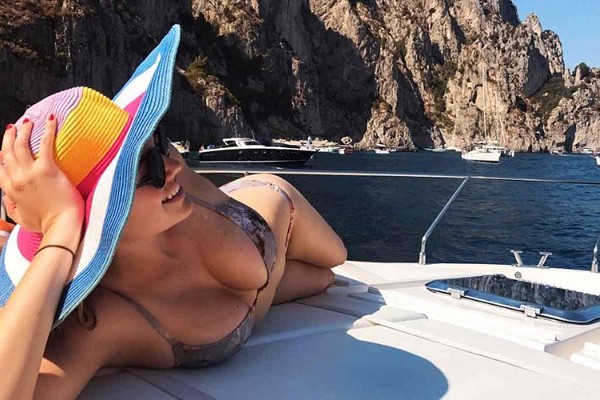 你看起來(lái)很貴，我可以和你玩嗎？